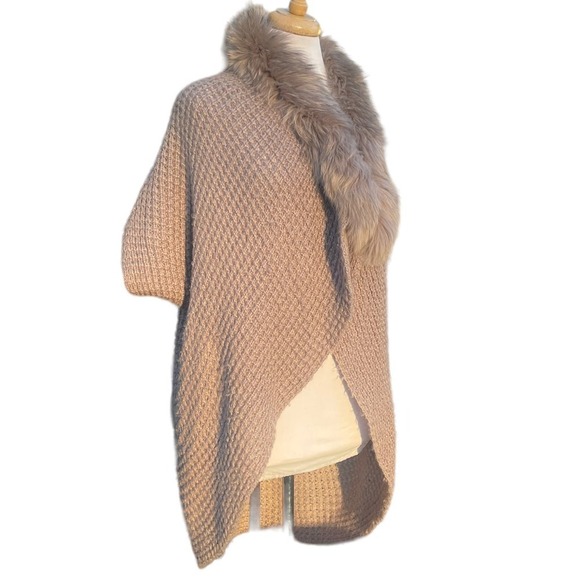Linda Richards Luxury Fur Trimmed Mohair Cape Sweater - Picture 1 of 12